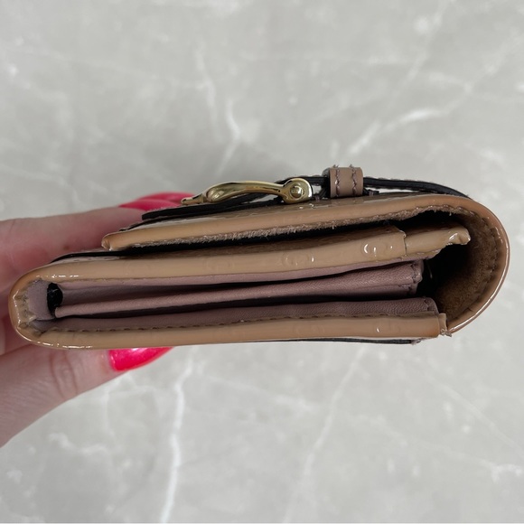 Gucci Blush Pink Patent Microguccissima Leather Continental Wallet - Picture 11 of 17